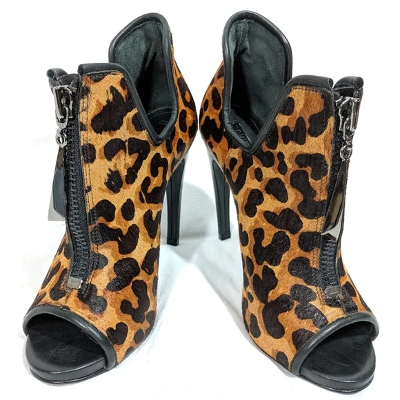 SCHUTZ Curved heel leopard pump‎ booties - Picture 3 of 8